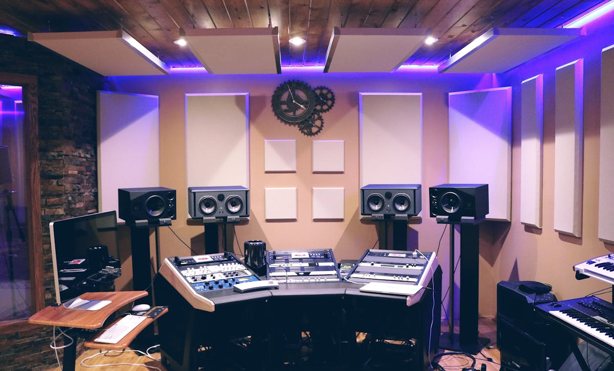 Installed speaker system in a venue